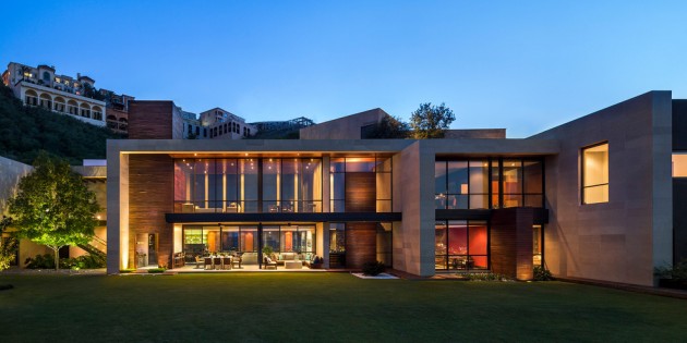 15 Monumental Modern Residence Designs Your Eyes Will Lock On
