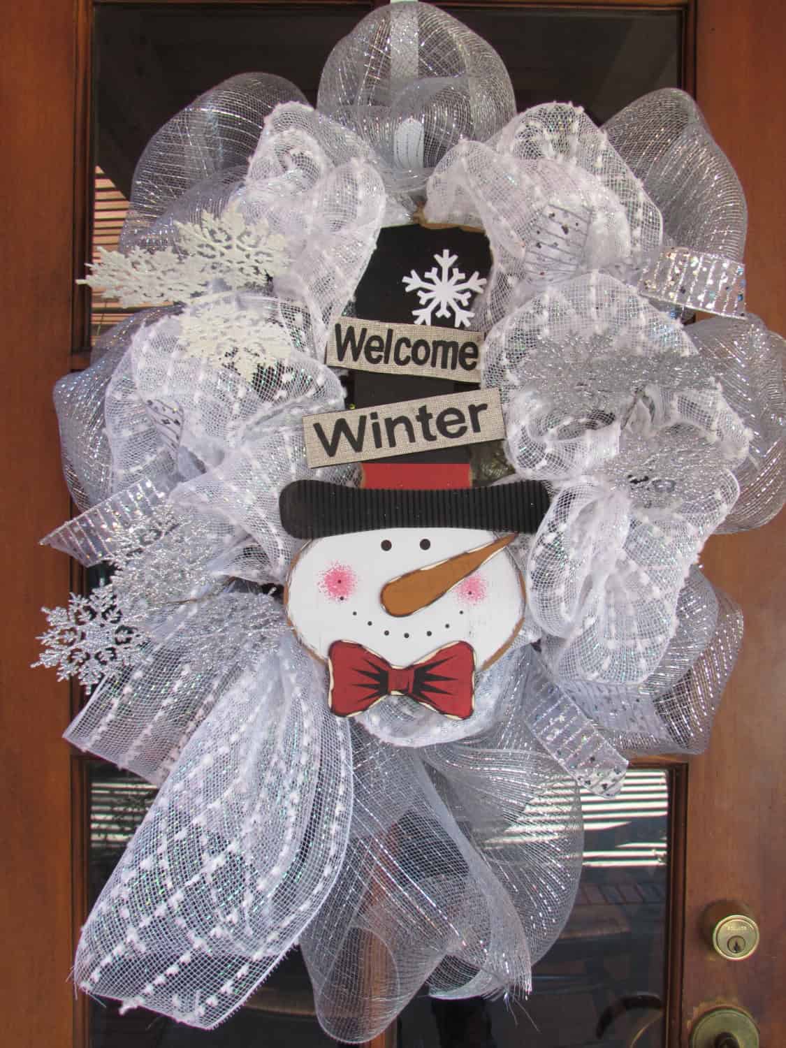 Deco Mesh Snow Winter Wreath Buy it here: www.etsy.com