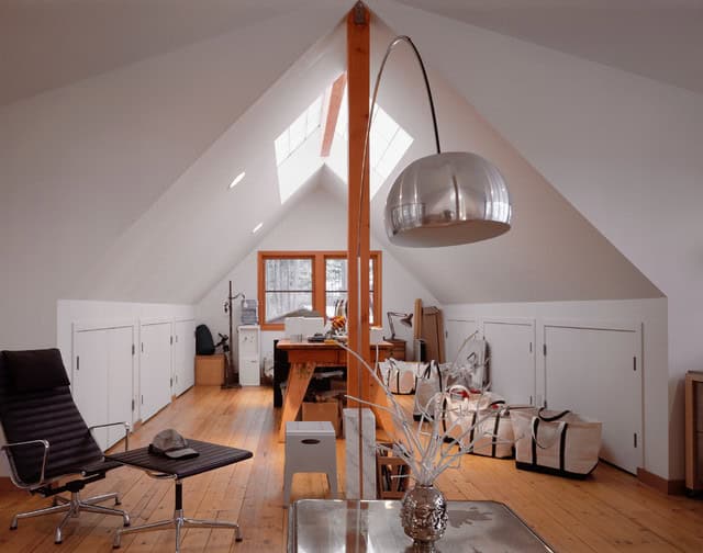 15 Functional Solutions for Your Attic Living Room 3