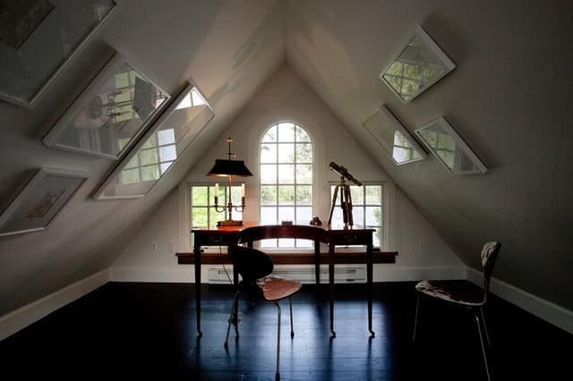 15 Functional Solutions for Your Attic Living Room 5
