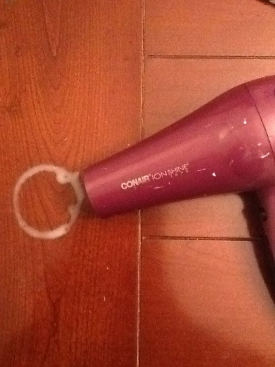 Get rid of water rings with a hair dryer 5