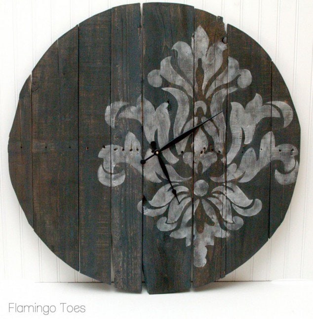 DIY Stenciled Pallet Clock 11