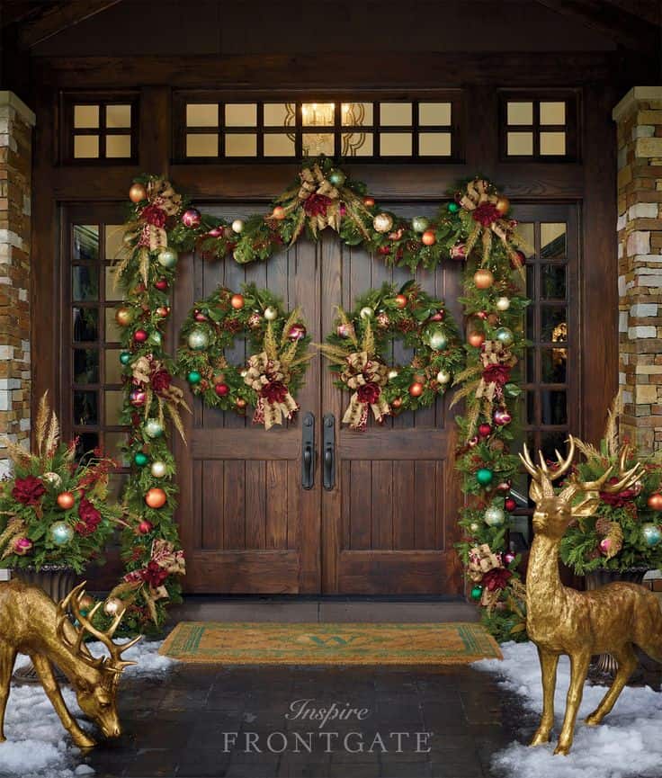 18 Most Striking DIY Christmas Porch Decorations That Will Melt Your Heart 11