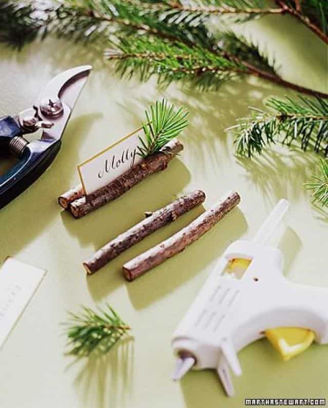 17 Lovely & Budget Friendly DIY Christmas Place Cards 1