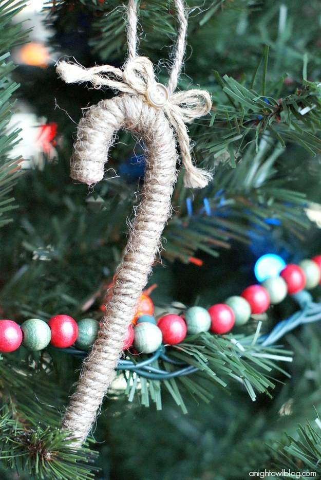 19 Magnificent Christmas Crafts Less Than 5$ You Need To Do Before Christmas