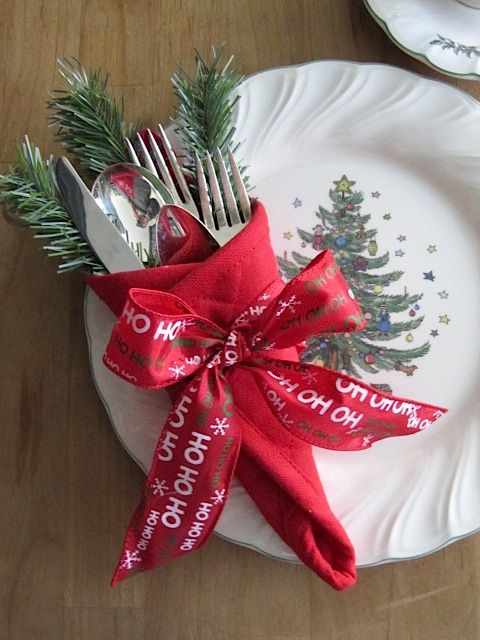 17 Fascinating DIY Christmas Napkin Holders To Add a Festive Touch To Your Table
