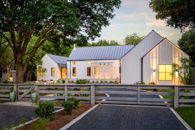 15 Aesthetic Farmhouse Exterior Designs Showing The Luxury Side Of The