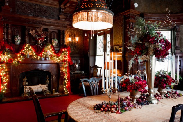 15 Magical Christmas Dining Room Decoration Ideas You Can Use