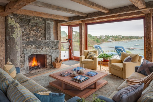 rustic living beach cozy winter warm designs fireplace stone cottage england nest houses overlooking fireplaces amazing beam interior katama bay