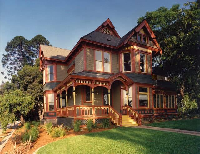 15 Impressive Victorian House Designs That Abound With Elegance 2