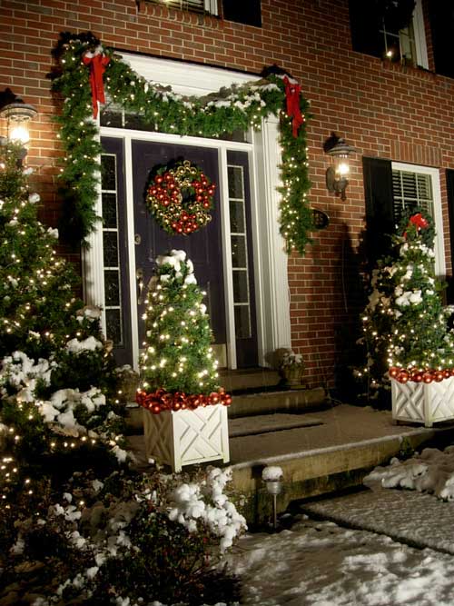 18 Most Striking DIY Christmas Porch Decorations That Will 