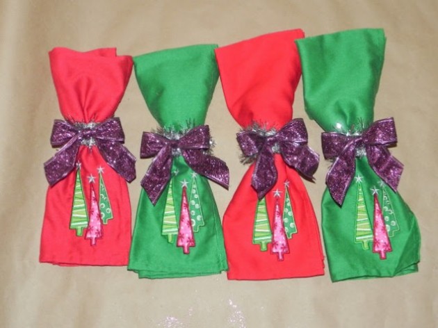 17 Fascinating DIY Christmas Napkin Holders To Add a Festive Touch To Your Table