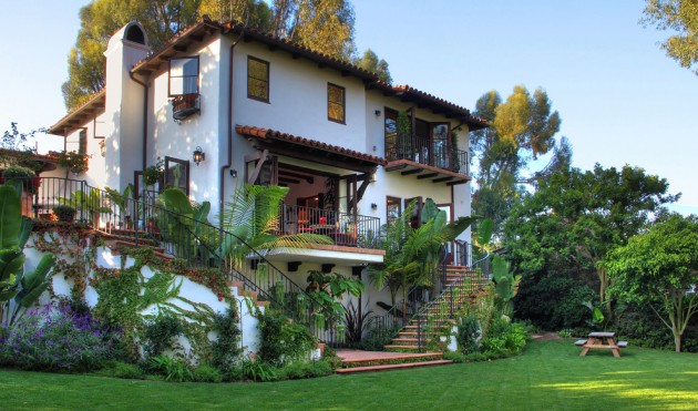 15 Utterly Luxurious Mediterranean Mansion Exterior Designs That Will Make Your Jaw Drop