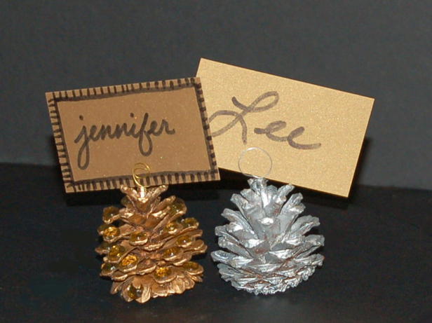 17 Lovely &amp; Budget Friendly DIY Christmas Place Cards