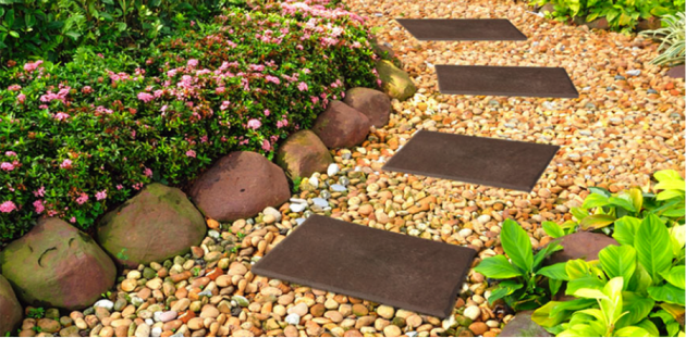 12 Beautiful DIY Garden Walkway Designs