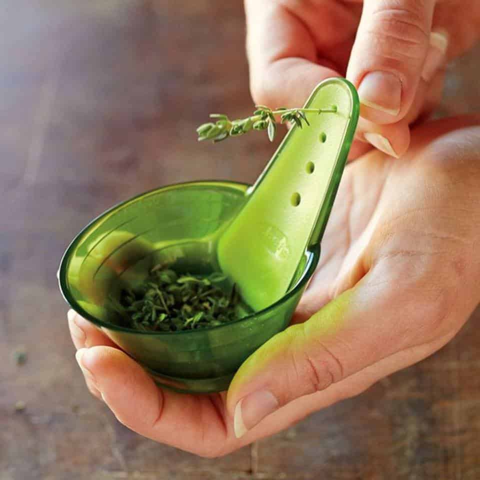 Remove leaves the easy way 15 Creative and Useful Kitchen Gadgets You Didn't Know You Need (8)