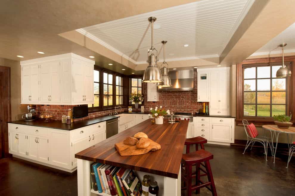 15 Lovely Farmhouse Kitchen Interior Designs To Fall In Love With