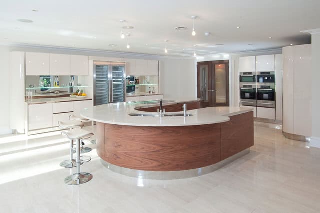 17 Delightful Kitchen Ideas With Curved Island Design 17