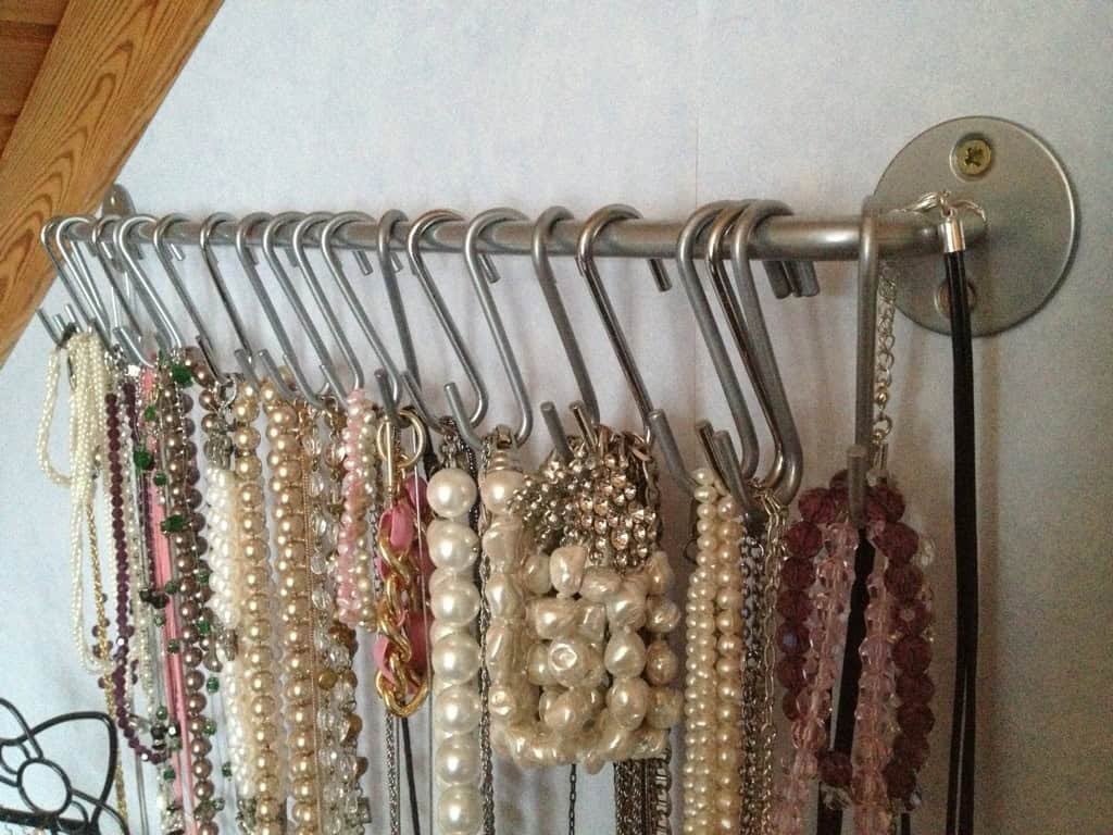 20 Most Functional DIY Jewelry Storage Design Ideas To Stop The Mess In Your Home 2