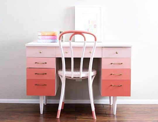 16 Practical DIY Desks For Your Home Office 2