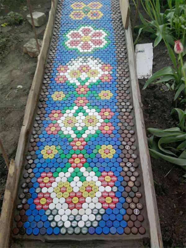 12 Beautiful DIY Garden Walkway Designs
