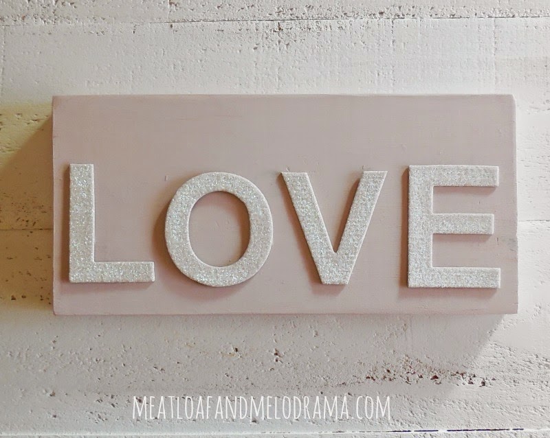 15 Outstanding DIY Love Sign Ideas To Give A Special Charm To Your Home 10