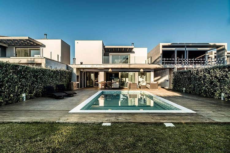 10 Jaw Dropping Luxury Villas Designs That Look Like Paradise 1