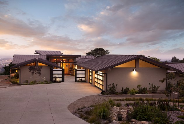 17 Gorgeous Mid-Century Modern Exterior Designs of Homes For The Vintage Style Lovers