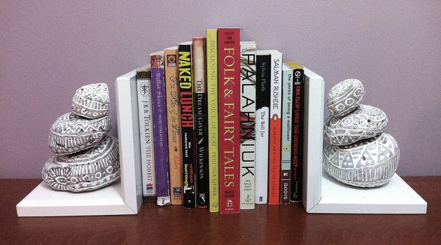 24 Fascinating DIY Bookends To Adorn Your Shelves