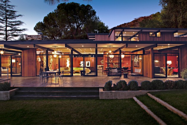 17 Gorgeous Mid-Century Modern Exterior Designs of Homes For The Vintage Style Lovers