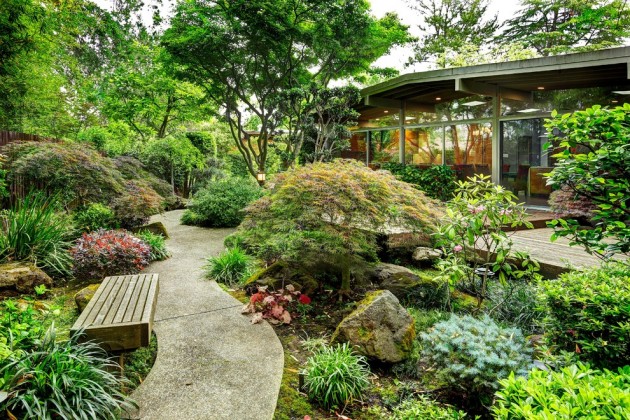 16 Captivating Modern Landscape Designs For A Modern Backyard