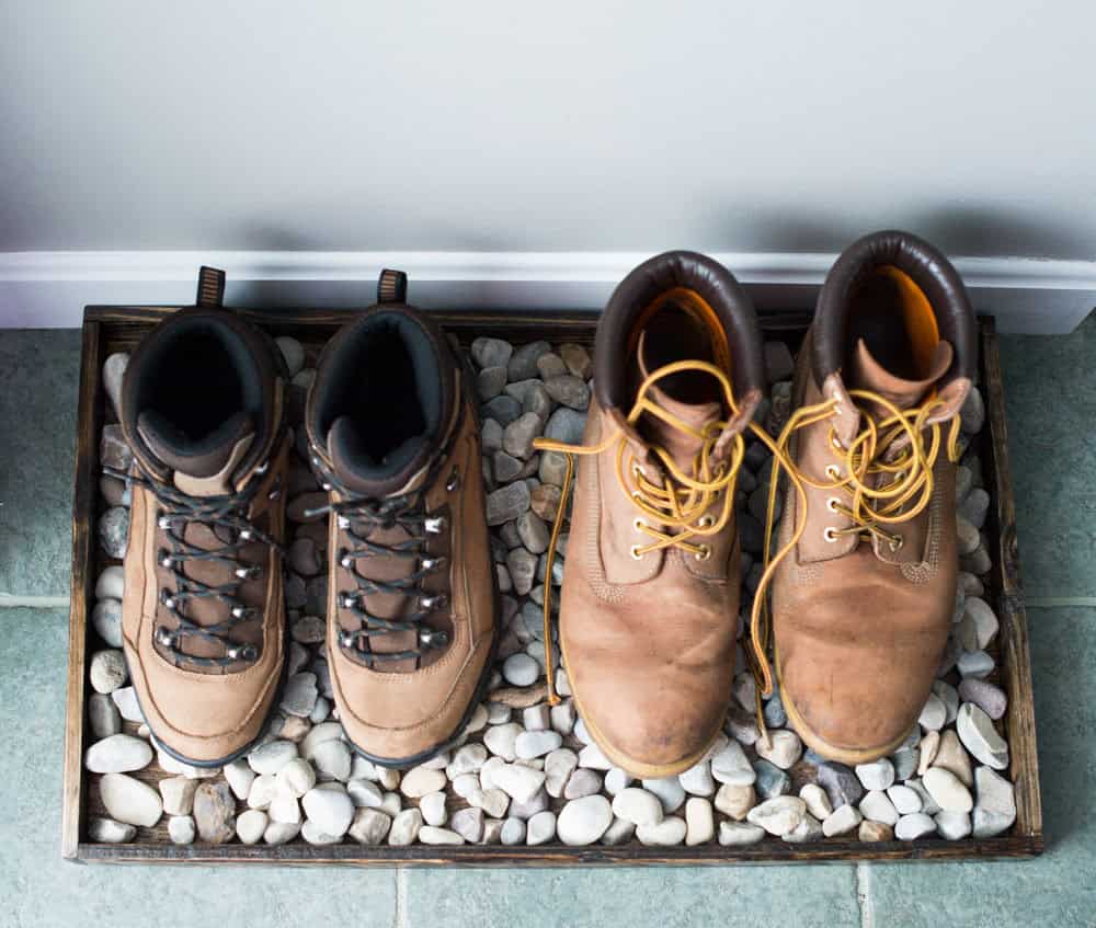 Rustic Pallet Shoe Tray Source