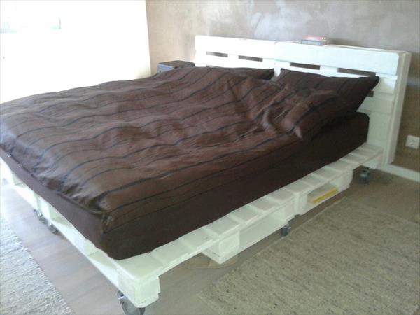 27 Insanely Genius DIY Pallet Bed Ideas That Will Leave You Speechless