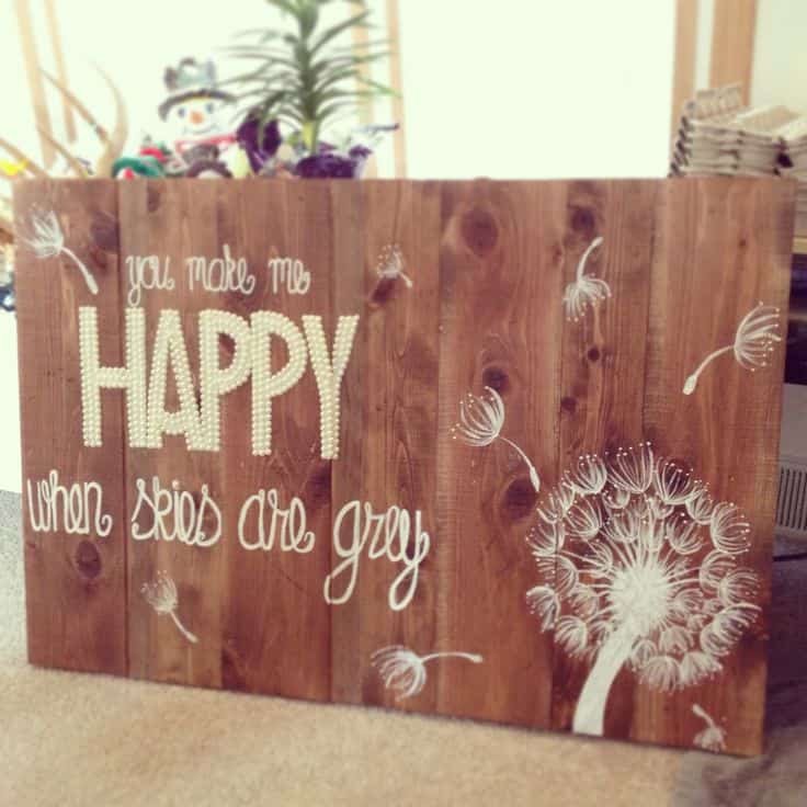 Spectacular DIY Pallet Art: 19 Brilliant Valentine's Day Decorations 3