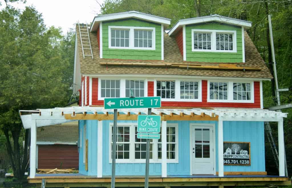 10 Extraordinary Colorful House Designs For All Those Who Think Outside The Box 3