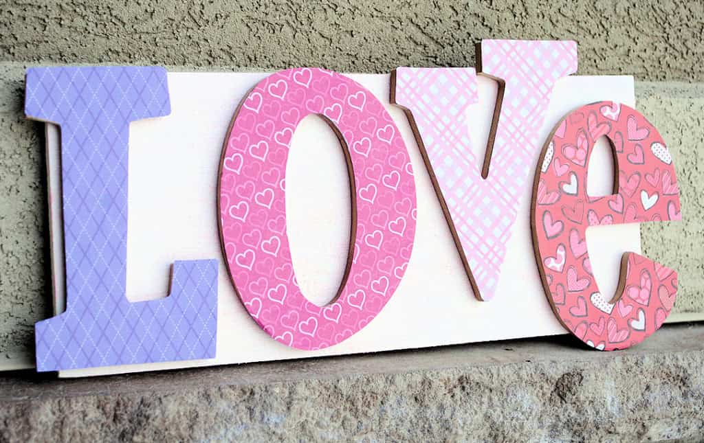 15 Outstanding DIY Love Sign Ideas To Give A Special Charm To Your Home 6
