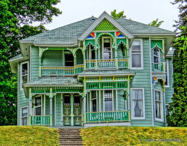 10 Extraordinary Colorful House Designs For All Those Who Think Outside The Box 6