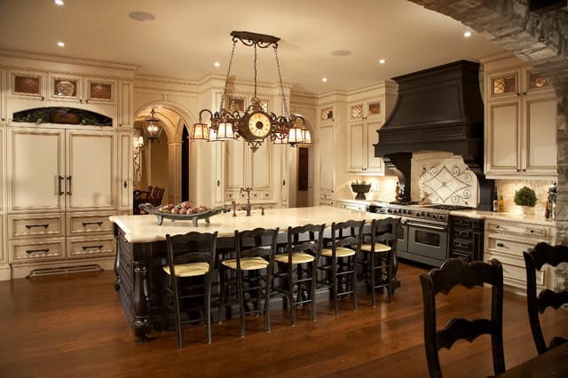 16 Beautiful Traditional Kitchen Design Ideas With Special Charm 10