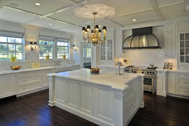 16 Beautiful Traditional Kitchen Design Ideas With Special Charm 11
