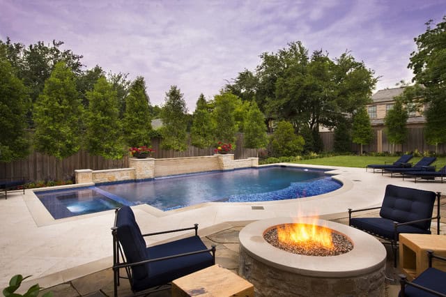 20 Sophisticated Outdoor Fire Pit Designs Near The Swimming Pool 1