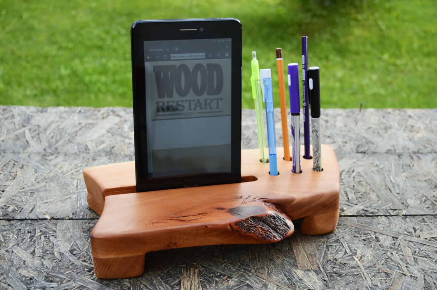 14 Creative & Practical DIY Desk Organization & Storage Ideas