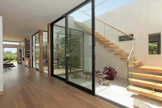 15 Outstanding Mid-Century Modern Staircase Designs To ...