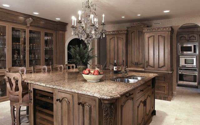 16 Beautiful Traditional Kitchen Design Ideas With Special Charm 15