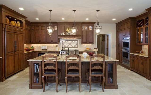 16 Beautiful Traditional Kitchen Design Ideas With Special Charm 16