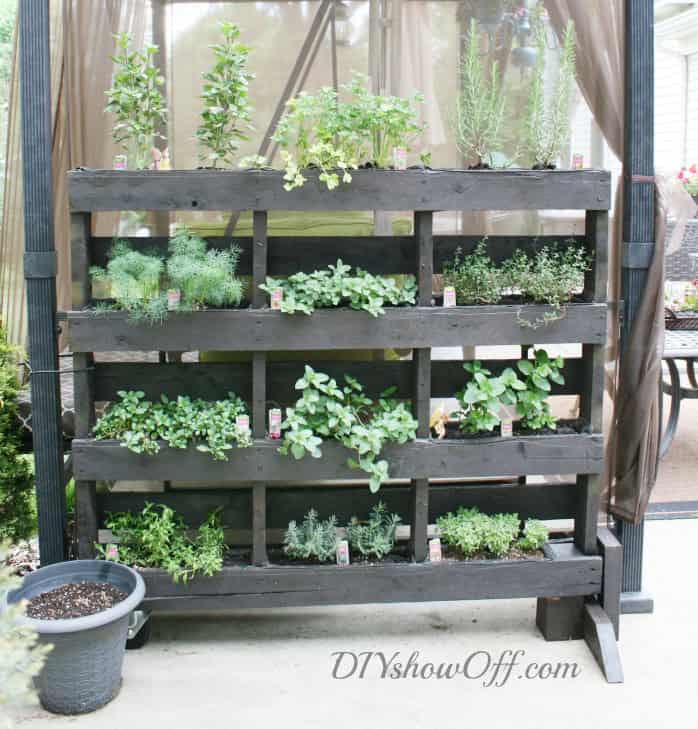 Top 21 The Most Easiest DIY Vertical Garden Ideas With a Big Statement 5