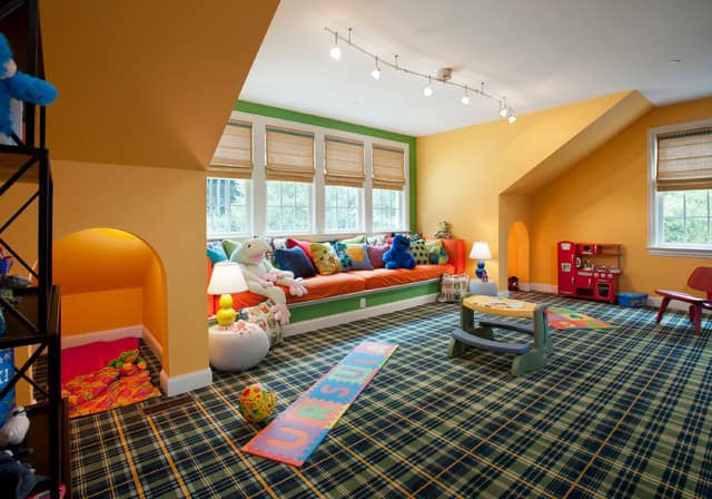 20 Comfortable Attic Playroom Design Ideas 15