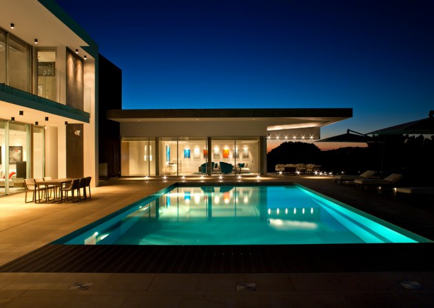 16 Unbelievable Contemporary Pools For The Hot Days Of Summer