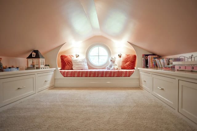 20 Comfortable Attic Playroom Design Ideas 3