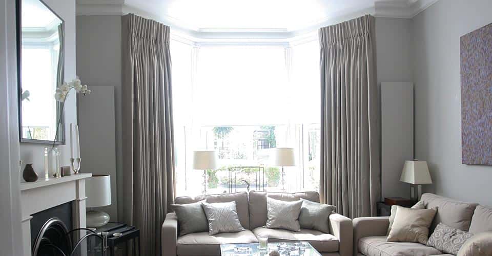 17 Simple But Adorable Bay Window Curtains Designs 1