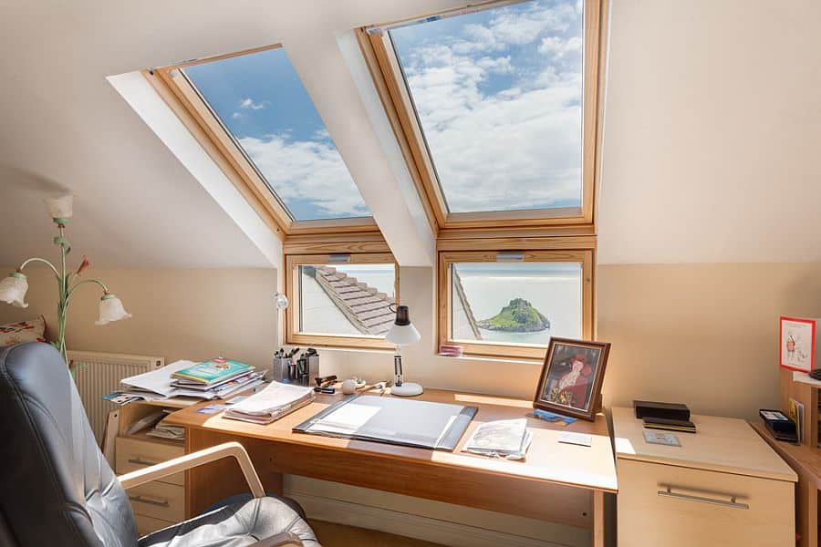 16 Alluring Home Office Deisngs With Skylights 11